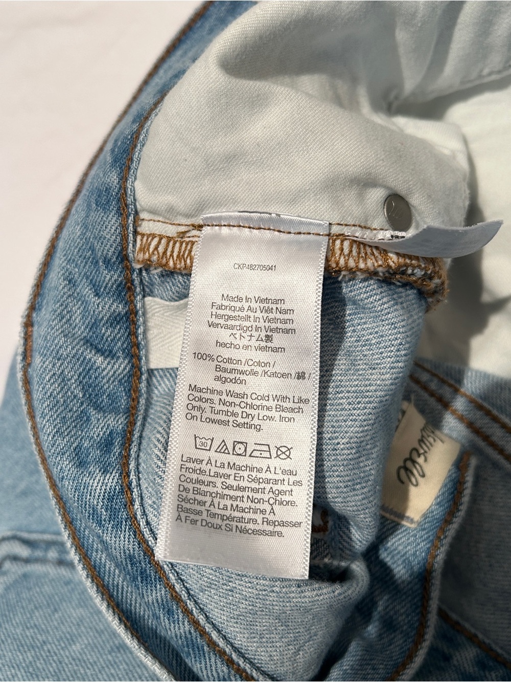 Superwide-Leg Jeans in Ahern Wash: Airy Denim Edition - Picture 15 of 16